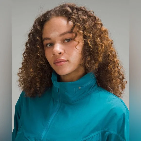 Lululemon Evergreen Cropped Anorak
Hawaiian Blue - Picture 2 of 15